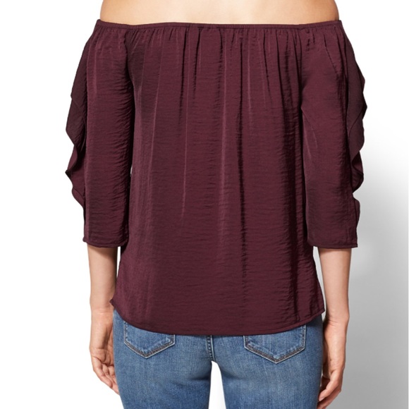 ❗️LAST ONE ❗️black ruffled off the shoulder blouse - Picture 4 of 5